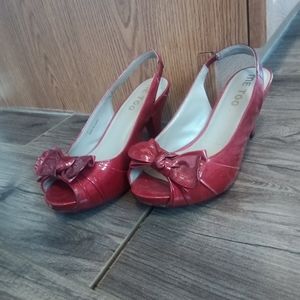 Vintage style red pumps